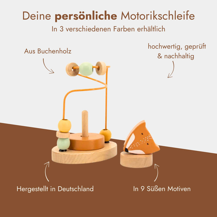 Personalisierte Motorikschleife aus Buchenholz mit bunten Perlen und suessem Fuchs-Waldtier-Motiv.