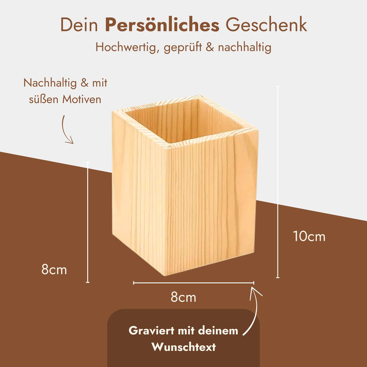 Personalisierter Stiftehalter aus Holz mit Wunschgravur, quadratisch 8x8x10 cm, nachhaltiges Geschenk.