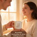 Personalisierte Keramiktasse mit Gravur Brautpaar und Wunschtext als romantisches Geschenk für Paare.