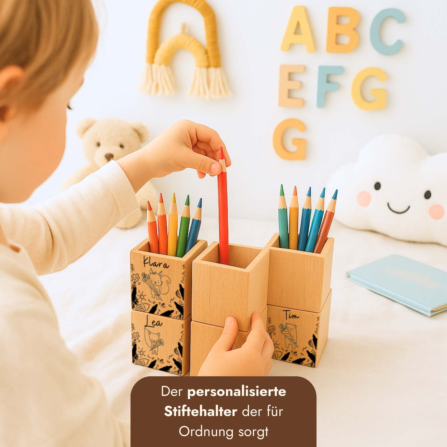 Personalisierter Stiftehalter aus Holz mit Gravur