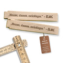 Personalisierter ADGA-Zollstock aus Holz mit Lasergravur eines Namens und lustigem Spruch, 2 Meter, Made in Germany.