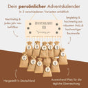 Personalisierter Adventskalender aus Holz und Jute-Saeckchen mit Schneeflocken-Motiv und graviertem Namen.