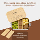 Personalisierte Edelstahl-Brotdose mit Bambusdeckel, graviertem Namen Alma und niedlichen Waldtieren, gefuellt mit Snacks.