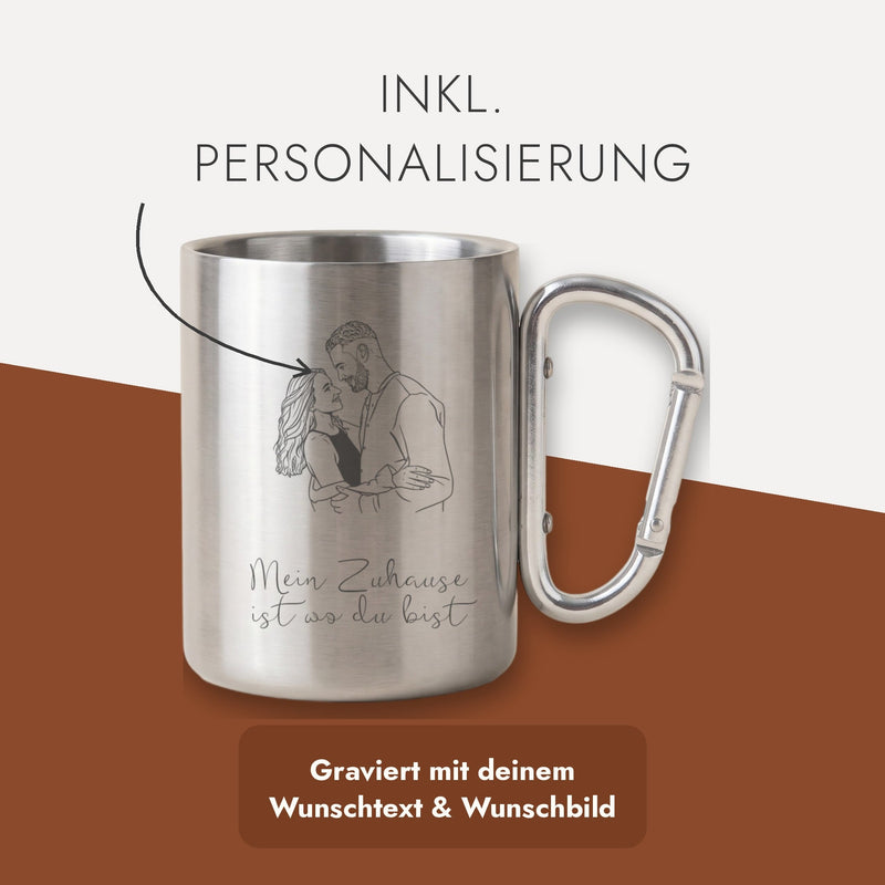 Silberner Campingbecher mit gravierter Strichzeichnung, Text: Inkl. Personalisierung, graviert mit deinem Wunschtext und Wunschbild.