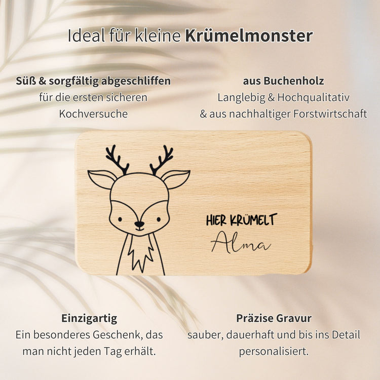 Personalisiertes Frühstücksbrettchen aus Buchenholz mit Reh-Motiv und Namensgravur für Kinder.
