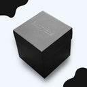 Schwarze Happy Box Geschenkbox mit silberner Praegung auf dem Deckel als edle Geschenkverpackung.