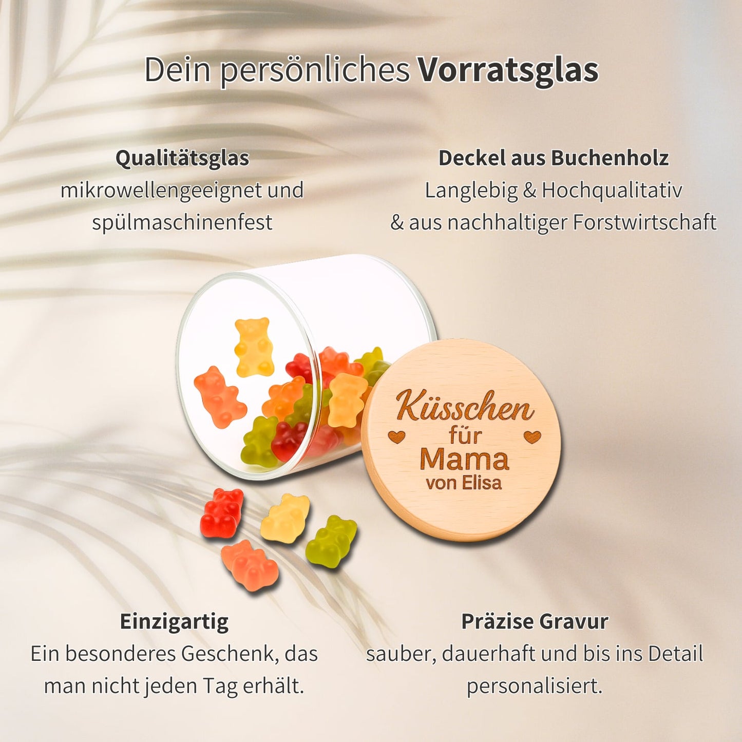 Personalisiertes Vorratsglas mit Buchenholzdeckel und Gravur Kuesschen fuer Mama, gefuellt mit bunten Gummibaerchen.