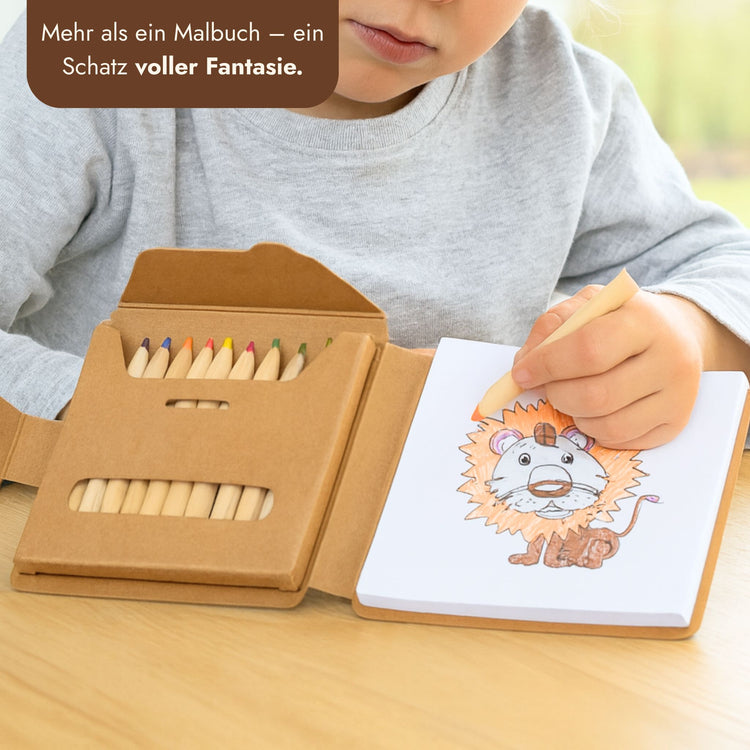 Kinder-Malbuch-Set mit 12 bunten Stiften in Kartonbox und aufgeschlagener Loewenmotiv-Seite zum Ausmalen.