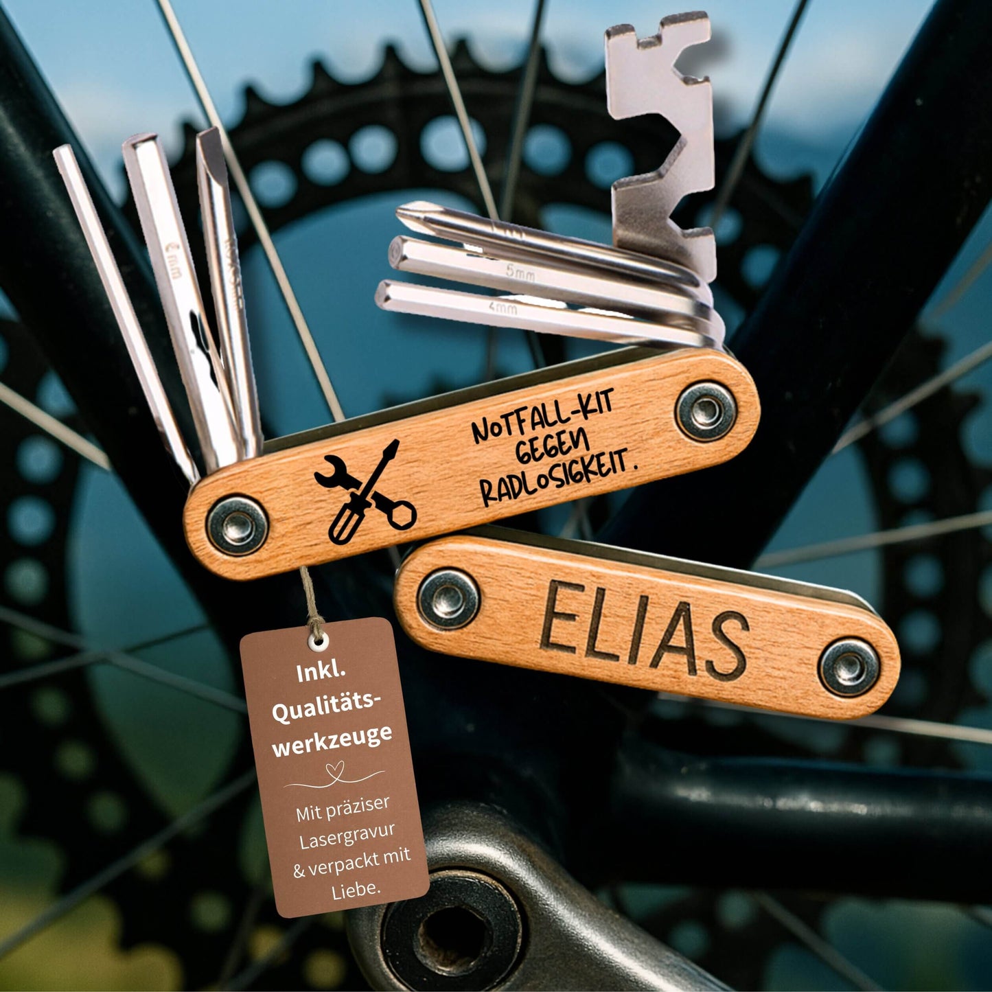 Personalisiertes Fahrrad Multitool aus Buche mit Gravur – Geschenk für Radfahrer