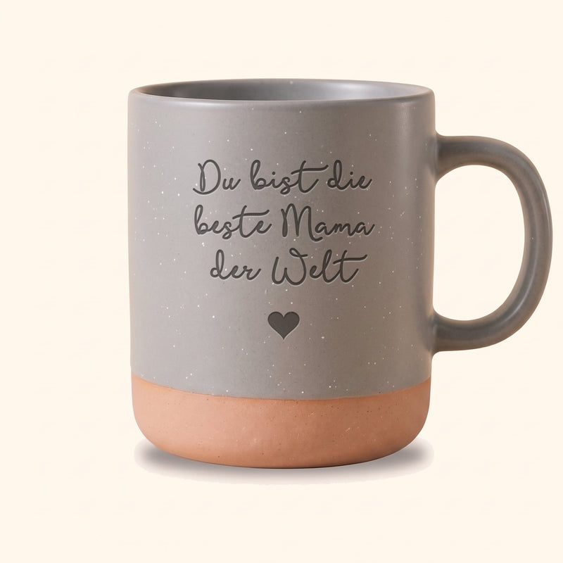 Keramik Tasse 360ml grau mit Wunschtext-Gravur „Du bist die beste Mama der Welt" und Herz (Beispiel für deinen Wunschtext)