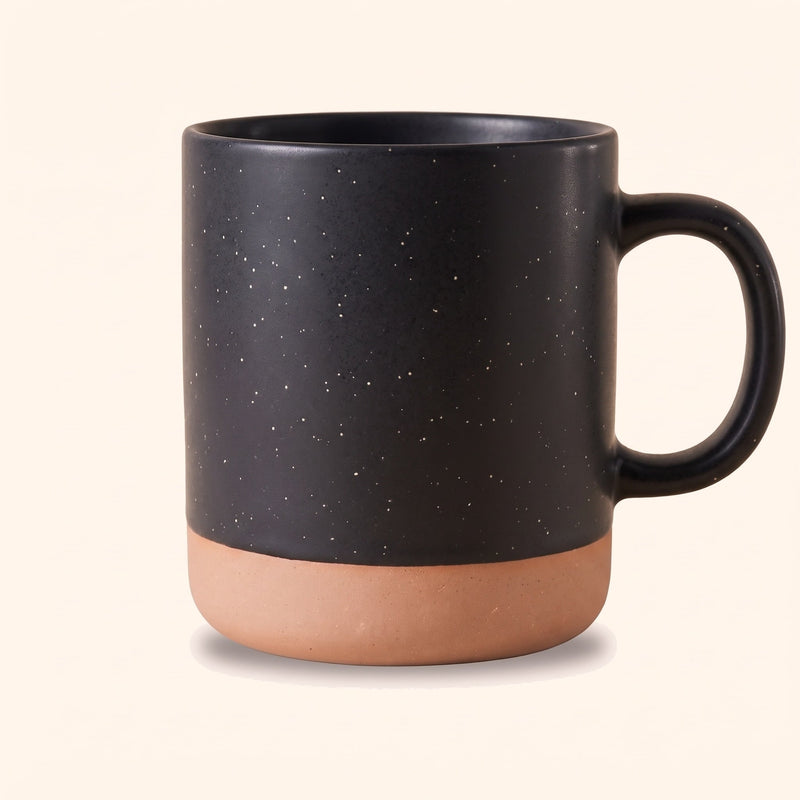 Keramik Tasse 360ml schwarz ohne Gravur, gesprenkelte Glasur mit Tonboden