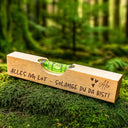 Personalisierte Wasserwaage aus Buchenholz mit Gravur Alles im Lot und individuellem Namen als Geschenk.