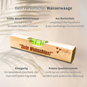 Personalisierte Wasserwaage aus Buchenholz mit individueller Gravur und Wunschtext als besonderes Geschenk.