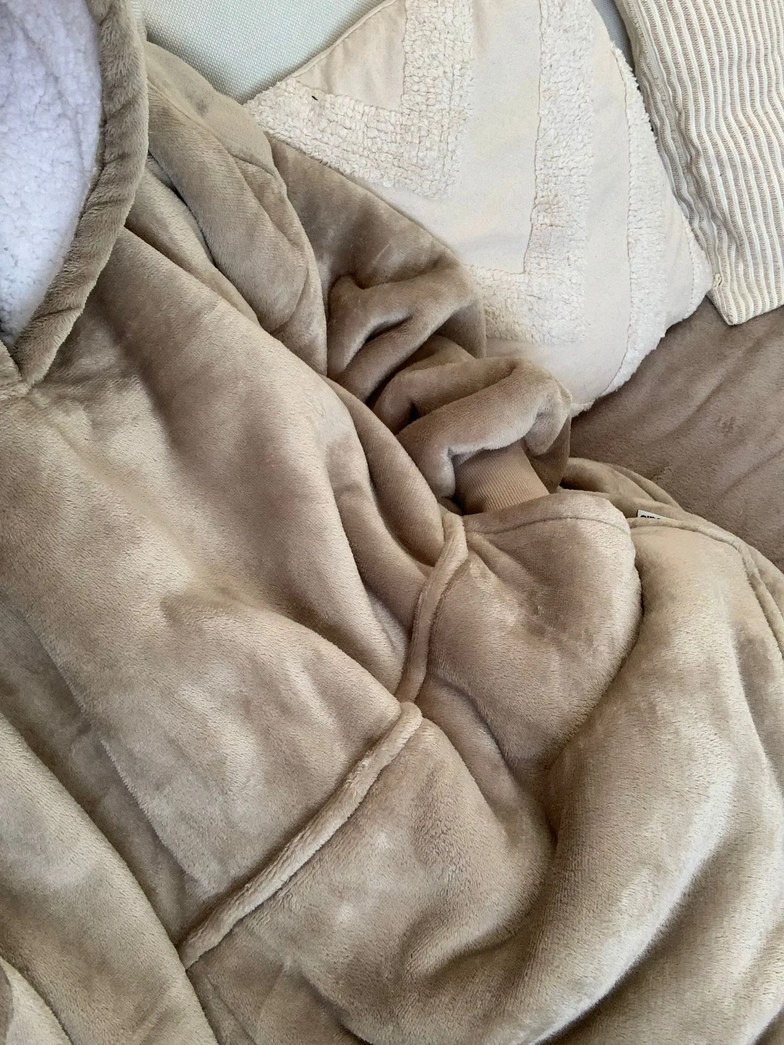 Moodie Beige photo review
